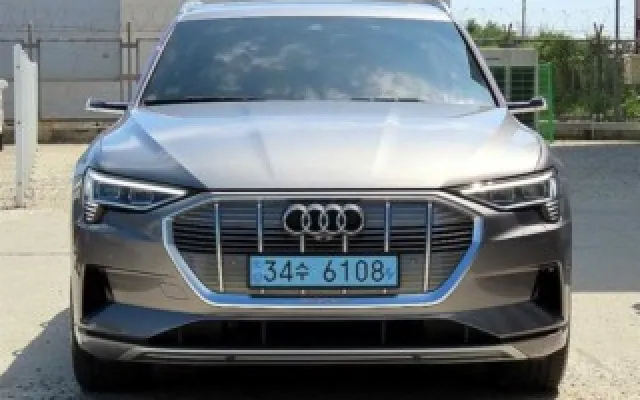 중고자동차경매 e-트론 55 콰트로 매물 사진 17 - 2023/09 25,187km